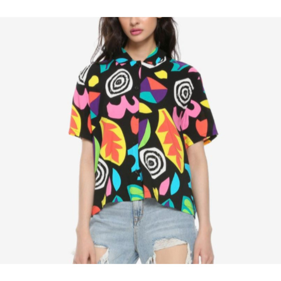 Stranger Things Size M Button-Up Top Short Sleeve 80s Multicolor - Picture 2 of 8